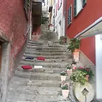 Antico Pozzo Apartment Апарт-отель Белладжо