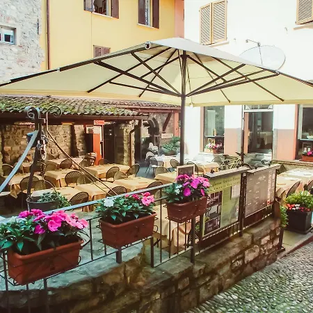 Apart-hotel Antico Pozzo 4*