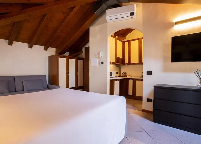 Antico Pozzo Apartment 3* Белладжо