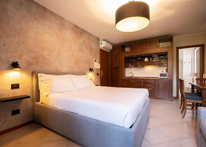 Antico Pozzo Apartment Апарт-отель Белладжо