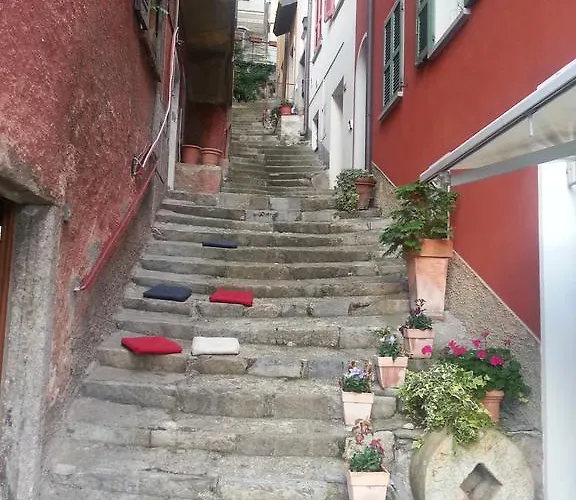 Antico Pozzo Apartment Апарт-отель Белладжо